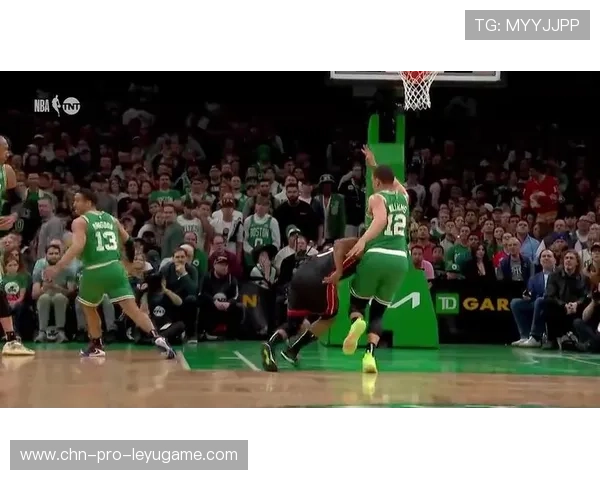 NBA大帽封盖怒扇对手出场外：巅峰对决背后的精彩瞬间