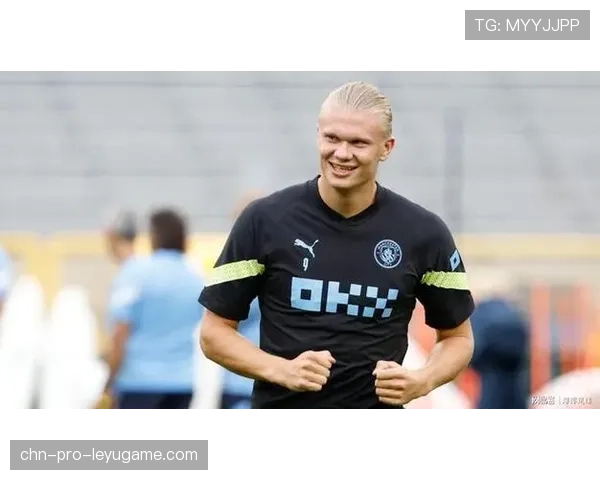 哈兰德梅开二度助曼城2比1领先，本赛季五大联赛双响5次居首，曼城队长哈兰德